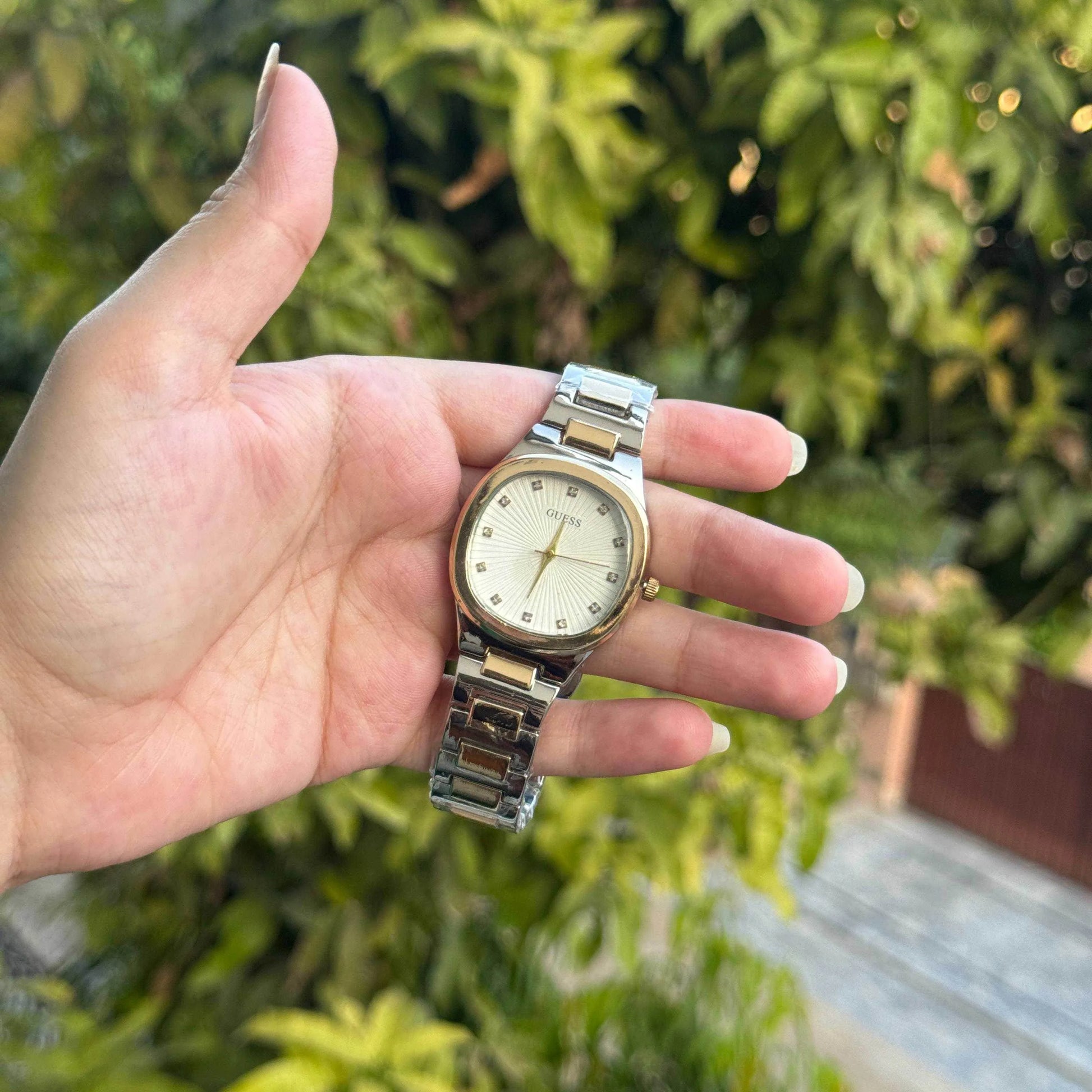 Guess Women's Watch Silver Golden Chain - Oraflor