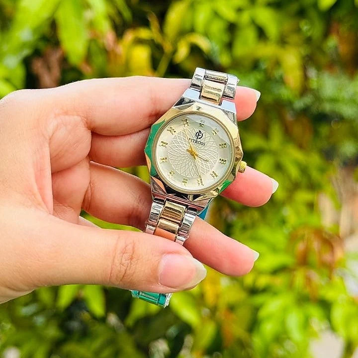 Fitross Round Dial Watch Golden
